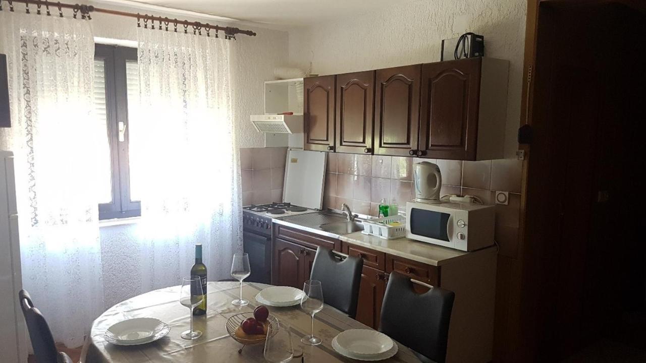 Apartments For Families With Children Lopar, Rab - 10402 Екстериор снимка