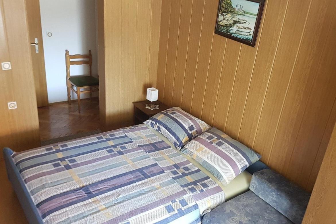 Apartments For Families With Children Lopar, Rab - 10402 Стая снимка