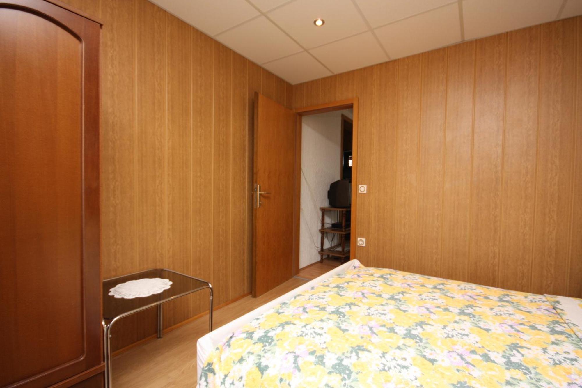 Apartments For Families With Children Lopar, Rab - 10402 Стая снимка