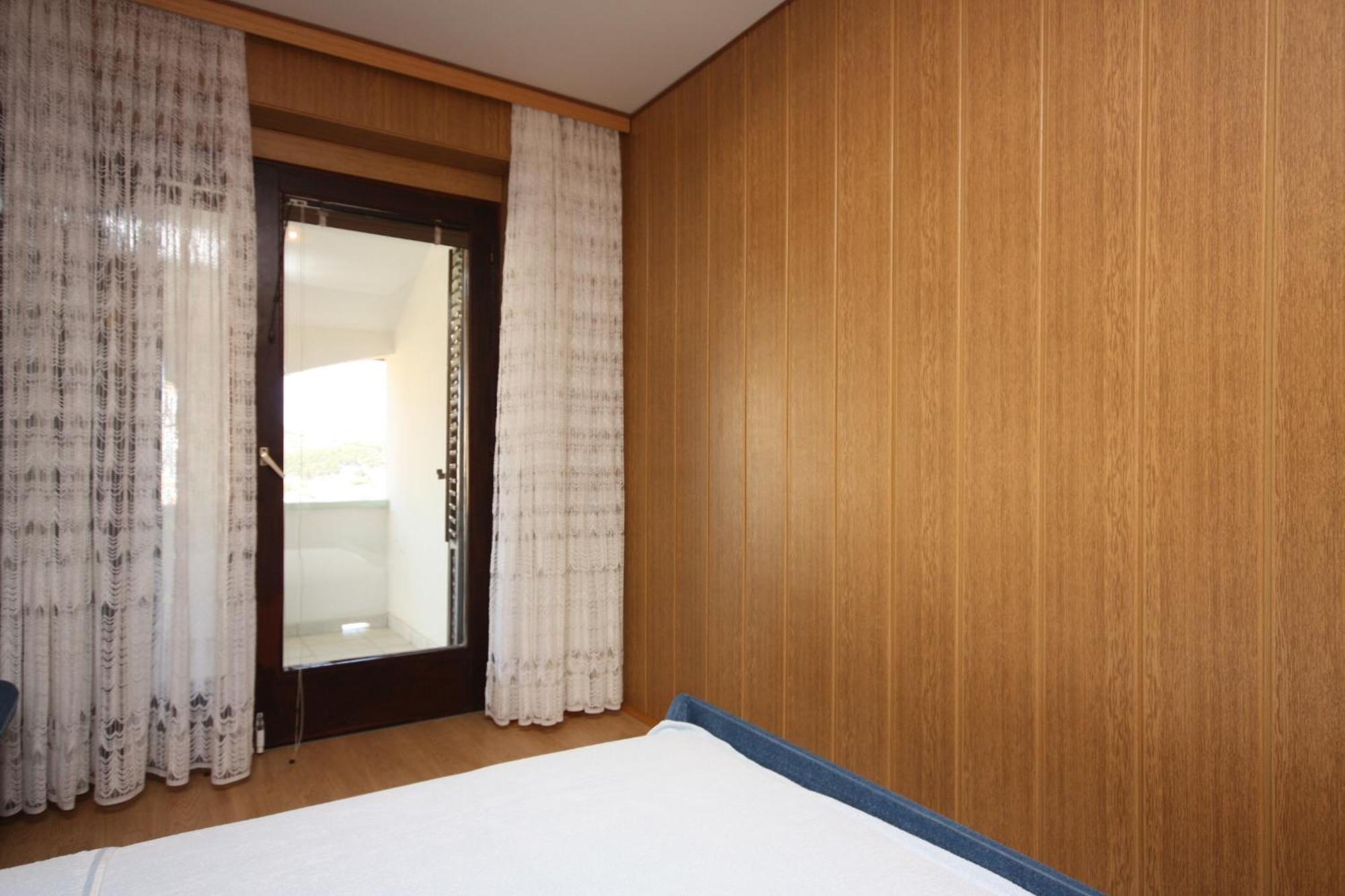 Apartments For Families With Children Lopar, Rab - 10402 Стая снимка